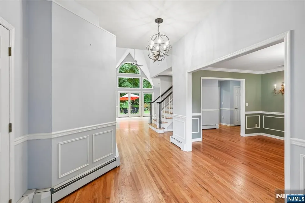 922 Hilltop Terrace Franklin Lakes, NJ 07417