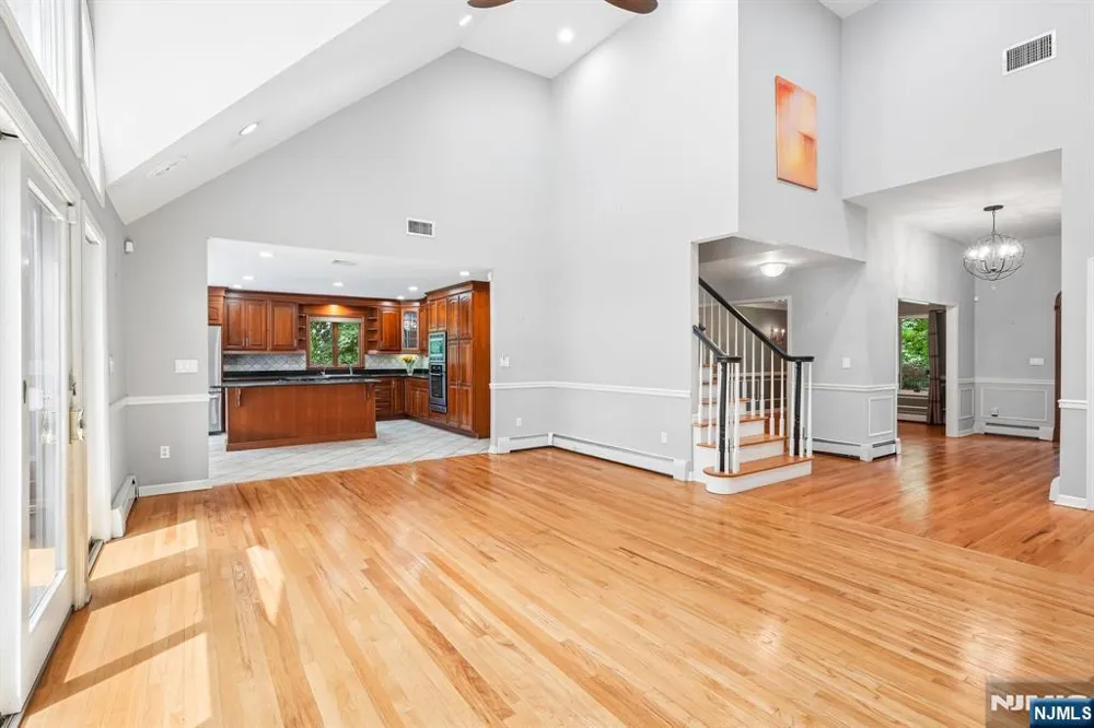 922 Hilltop Terrace Franklin Lakes, NJ 07417
