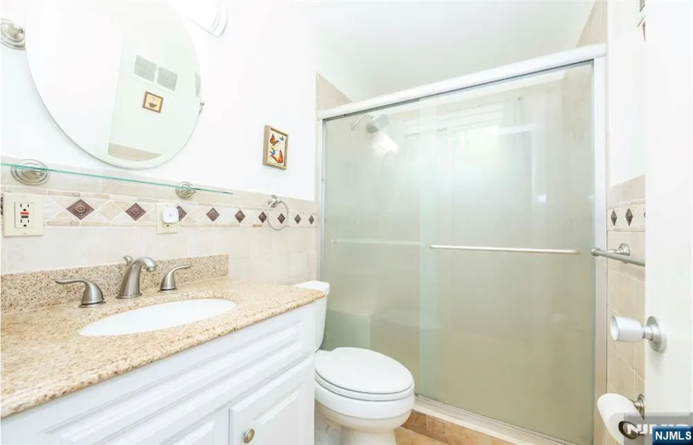 53 Old Wood Road Morris Plainsugh, NJ 07950