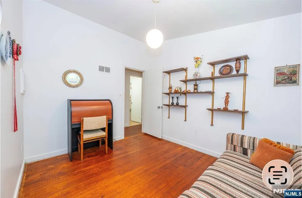 53 Old Wood Road Morris Plainsugh, NJ 07950