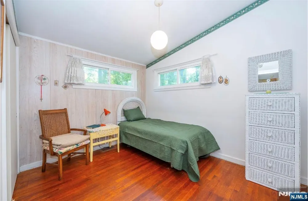53 Old Wood Road Morris Plainsugh, NJ 07950