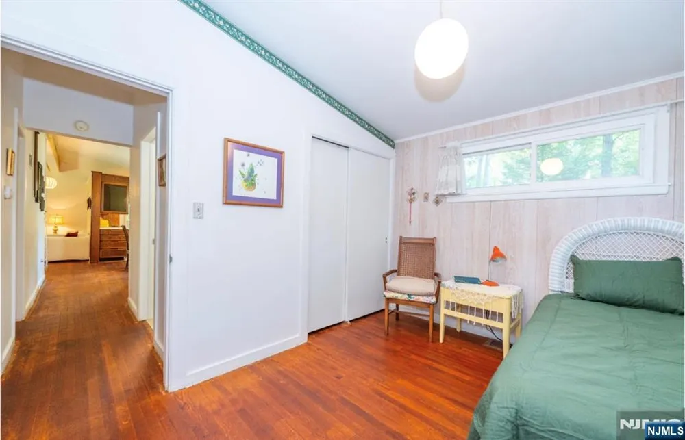53 Old Wood Road Morris Plainsugh, NJ 07950