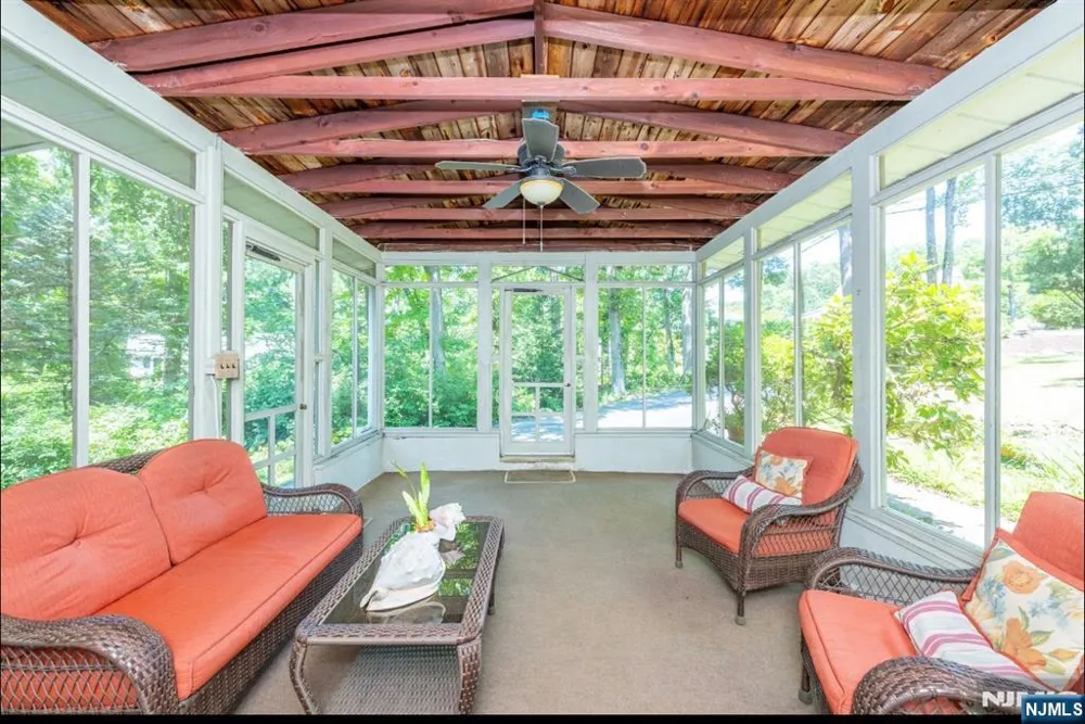 53 Old Wood Road Morris Plainsugh, NJ 07950