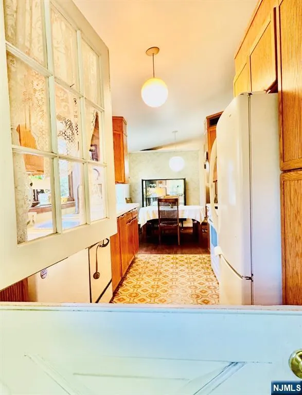 53 Old Wood Road Morris Plainsugh, NJ 07950