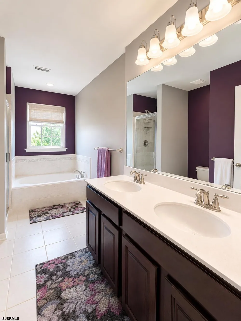 5 Renaissance Dr Mays Landing, NJ 08330