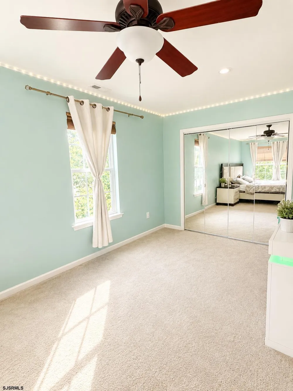 5 Renaissance Dr Mays Landing, NJ 08330