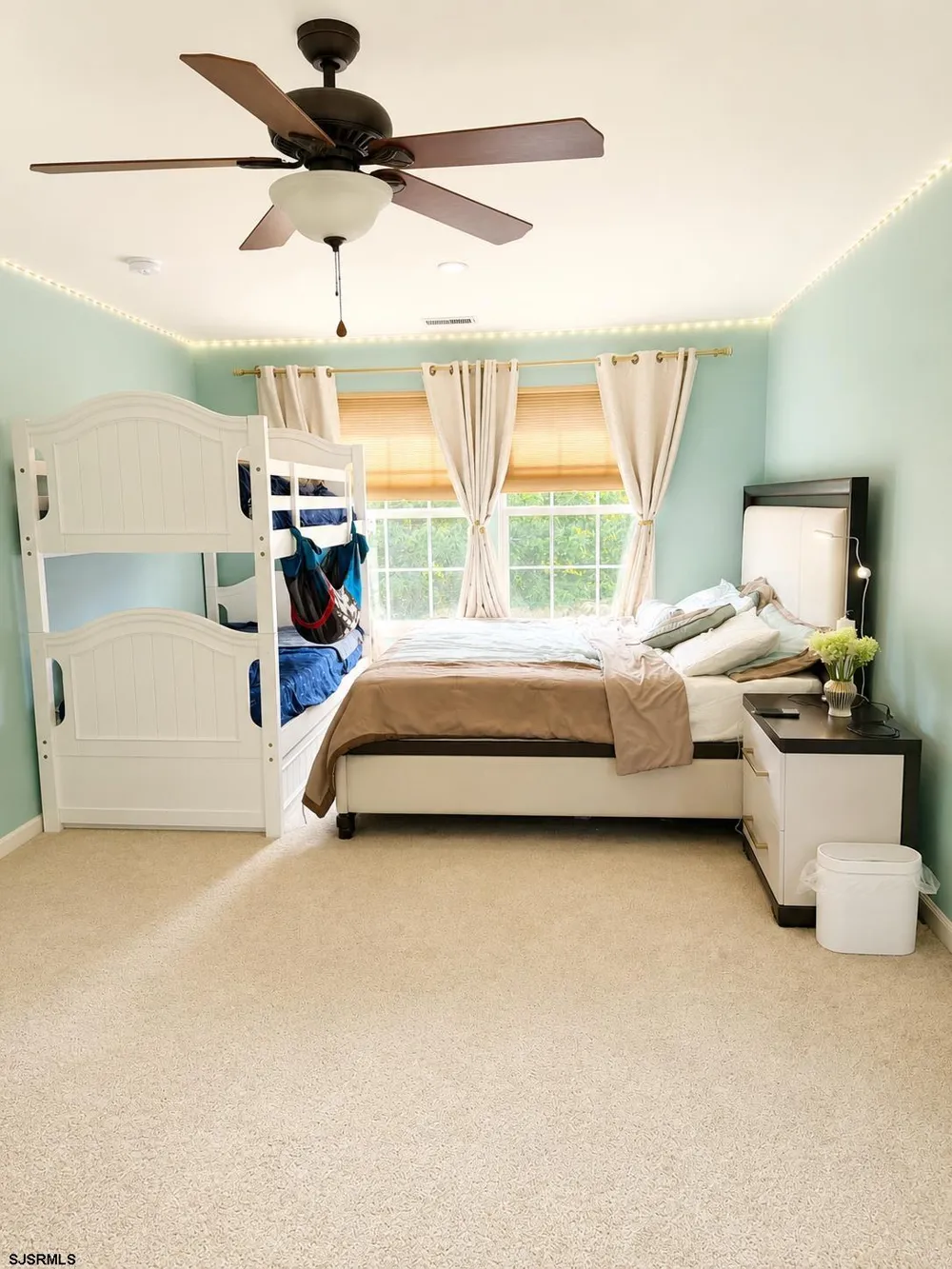 5 Renaissance Dr Mays Landing, NJ 08330