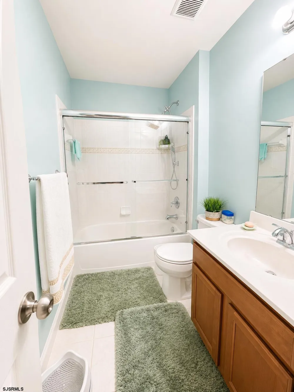 5 Renaissance Dr Mays Landing, NJ 08330