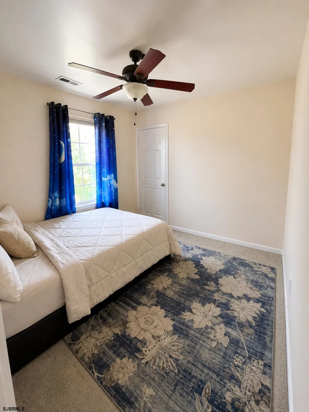 5 Renaissance Dr Mays Landing, NJ 08330