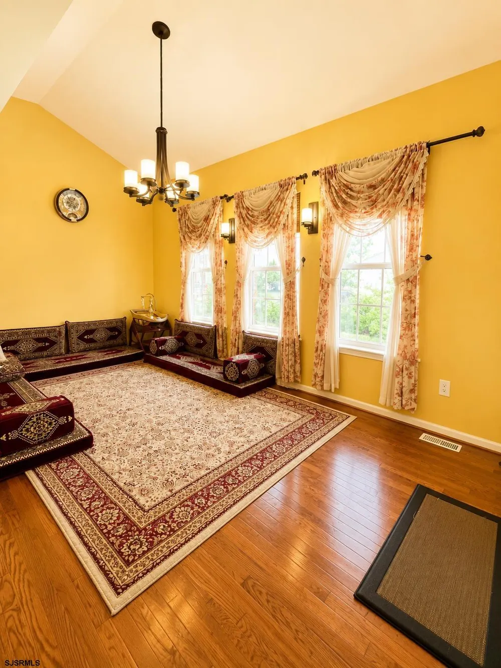 5 Renaissance Dr Mays Landing, NJ 08330