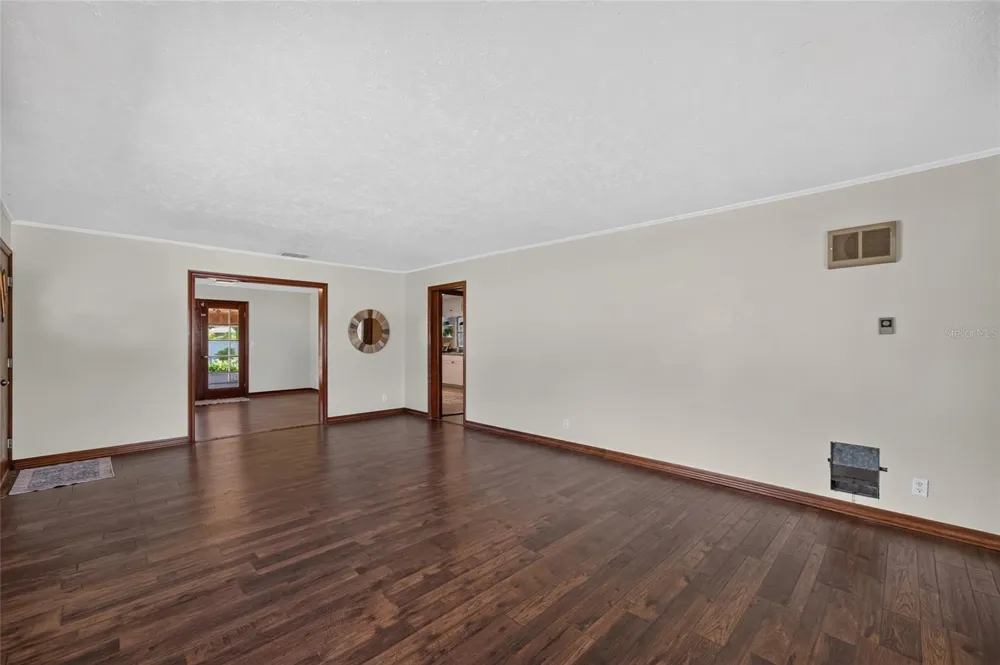13725 10TH STREET Dade City, FL 33525