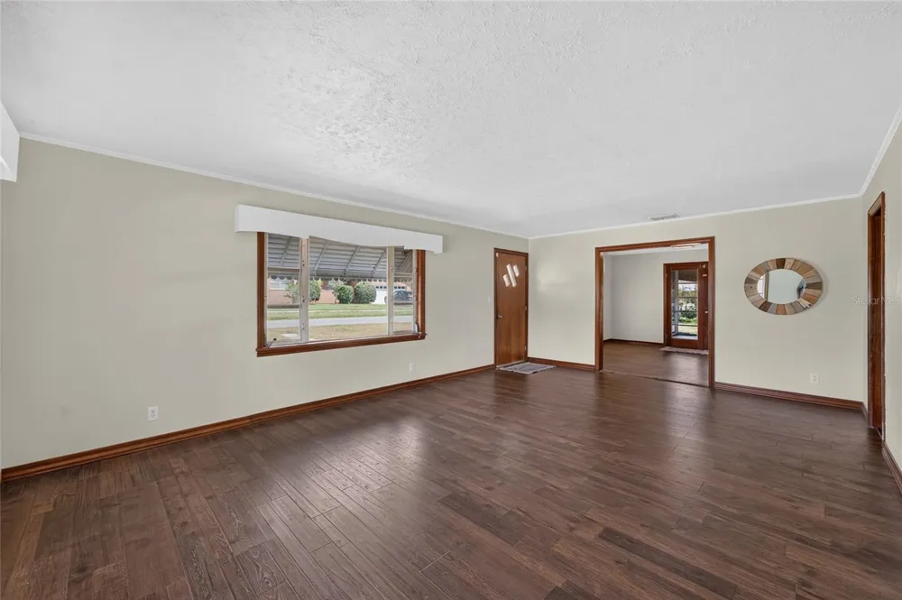13725 10TH STREET Dade City, FL 33525