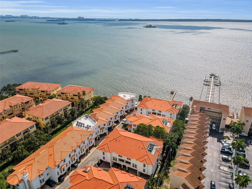 1340 BAYSHORE BOULEVARD #304 Dunedin, FL 34698