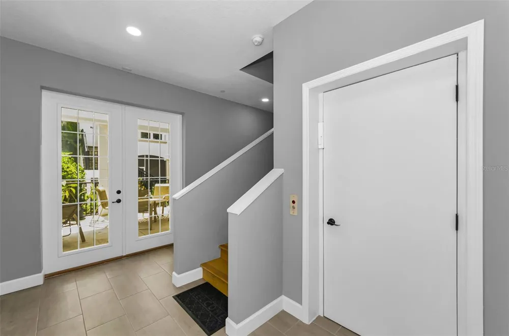 1340 BAYSHORE BOULEVARD #304 Dunedin, FL 34698