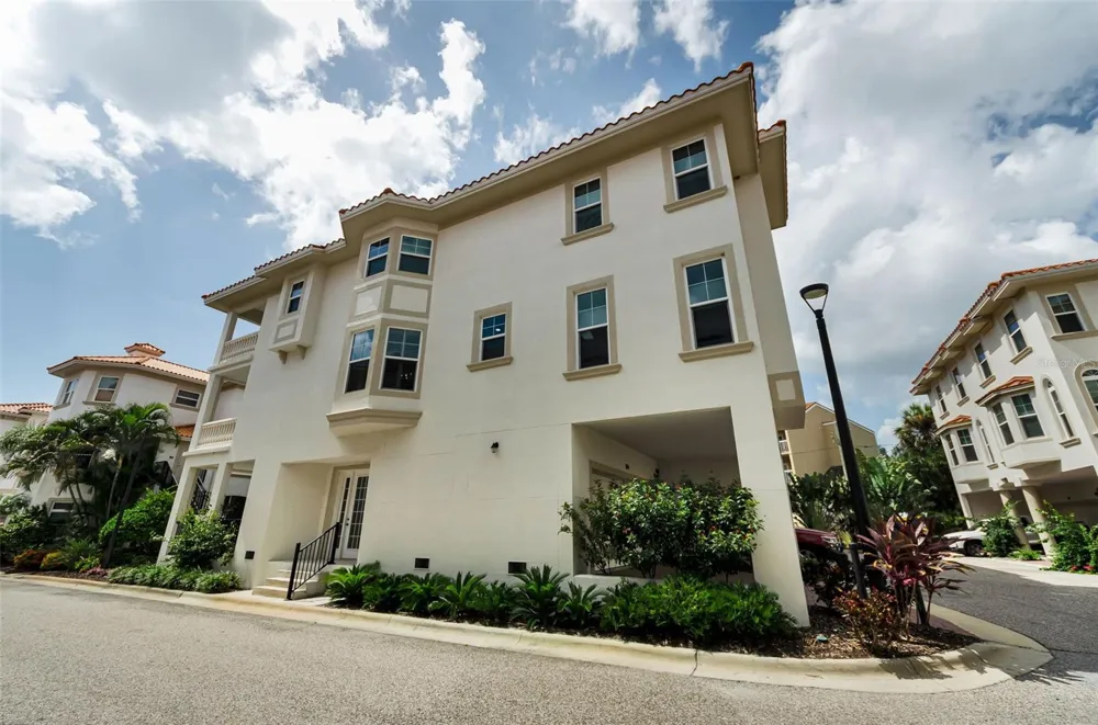 1340 BAYSHORE BOULEVARD #304 Dunedin, FL 34698