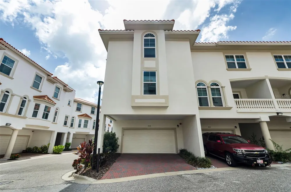 1340 BAYSHORE BOULEVARD #304 Dunedin, FL 34698