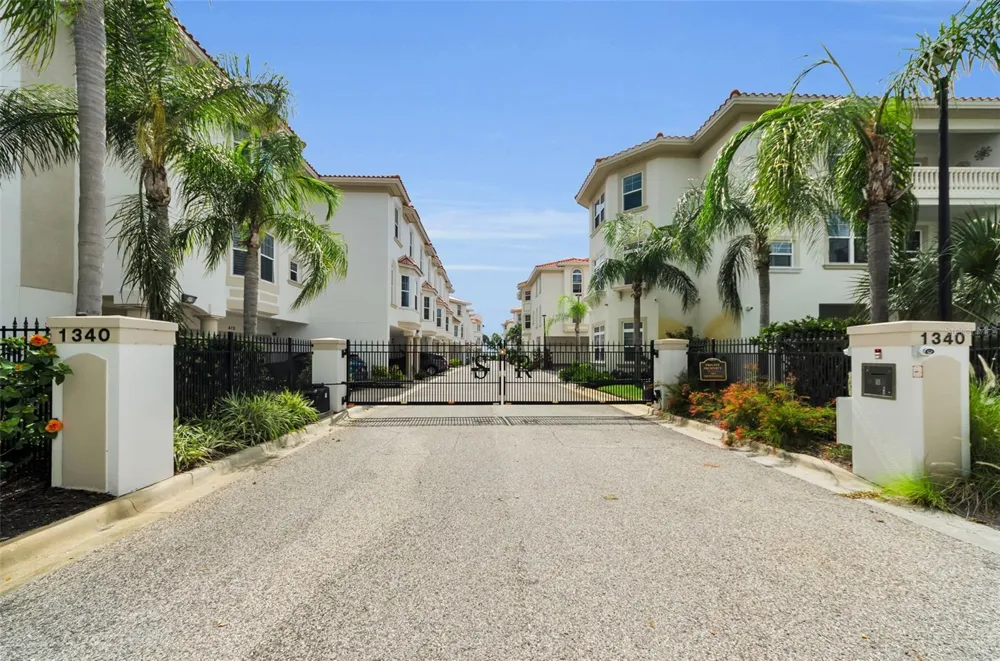 1340 BAYSHORE BOULEVARD #304 Dunedin, FL 34698