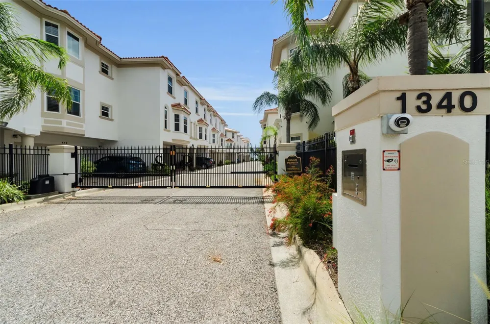 1340 BAYSHORE BOULEVARD #304 Dunedin, FL 34698