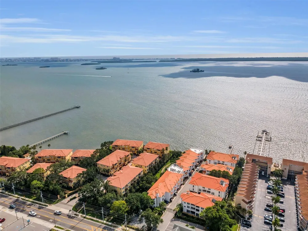 1340 BAYSHORE BOULEVARD #304 Dunedin, FL 34698
