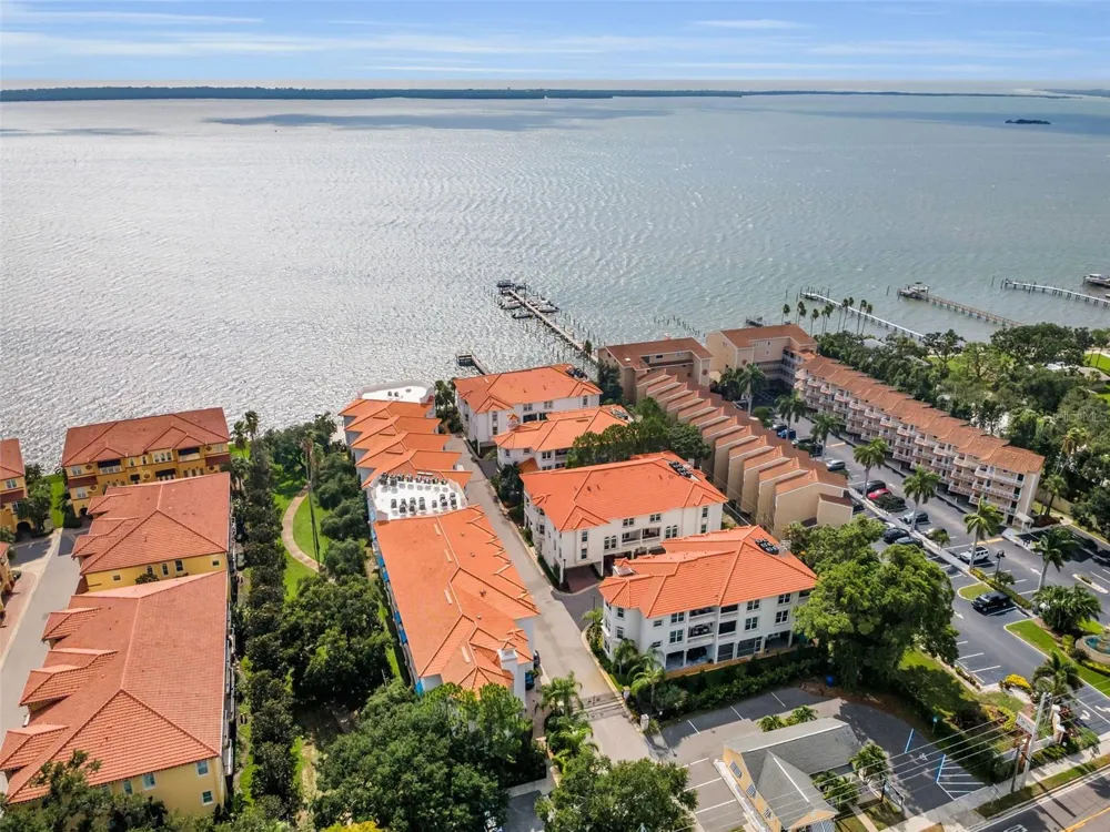 1340 BAYSHORE BOULEVARD #304 Dunedin, FL 34698