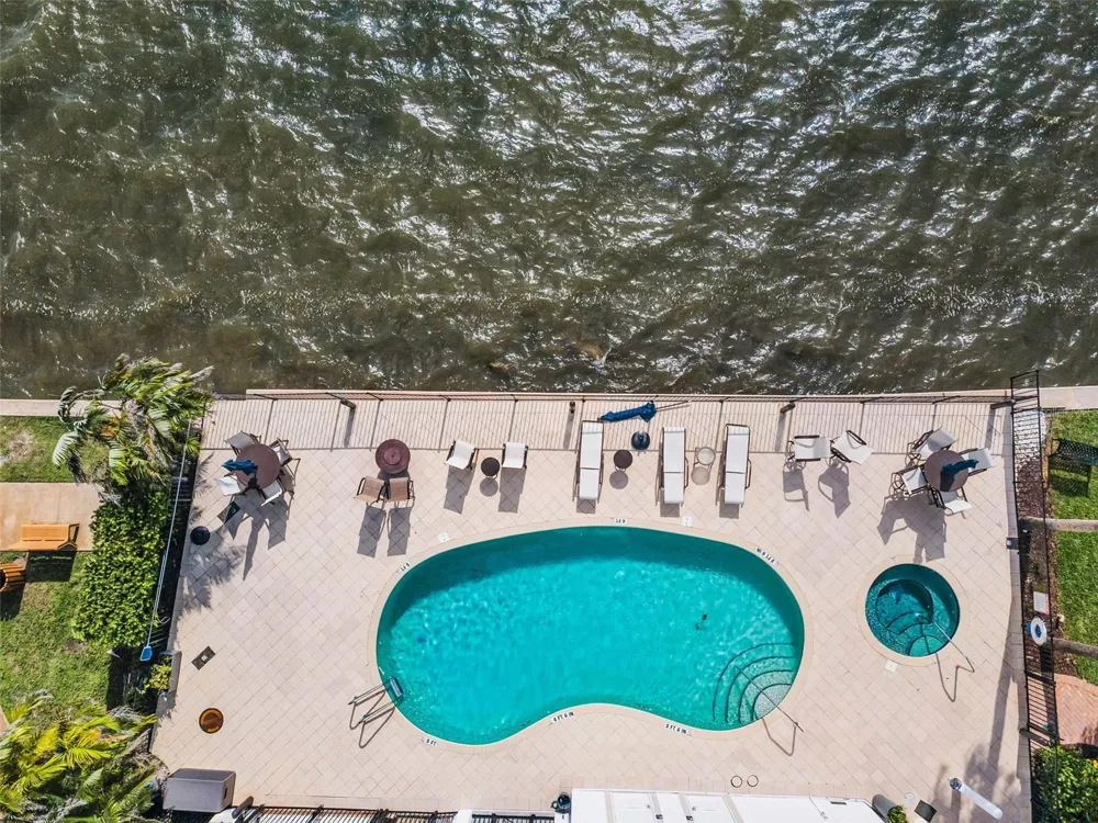1340 BAYSHORE BOULEVARD #304 Dunedin, FL 34698