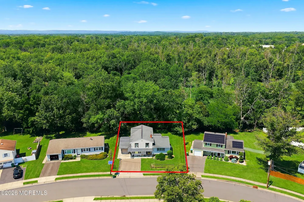 29 Brian Road Edison, NJ 08817