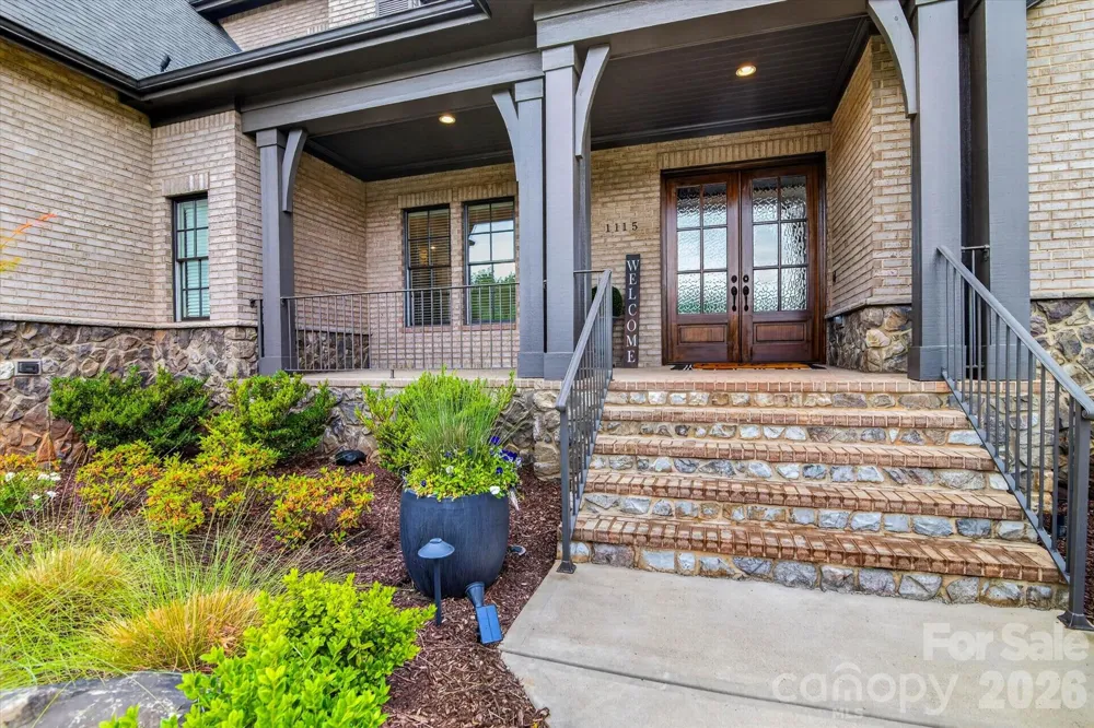 1115 Shelton Oaks Court Matthews, NC 28105