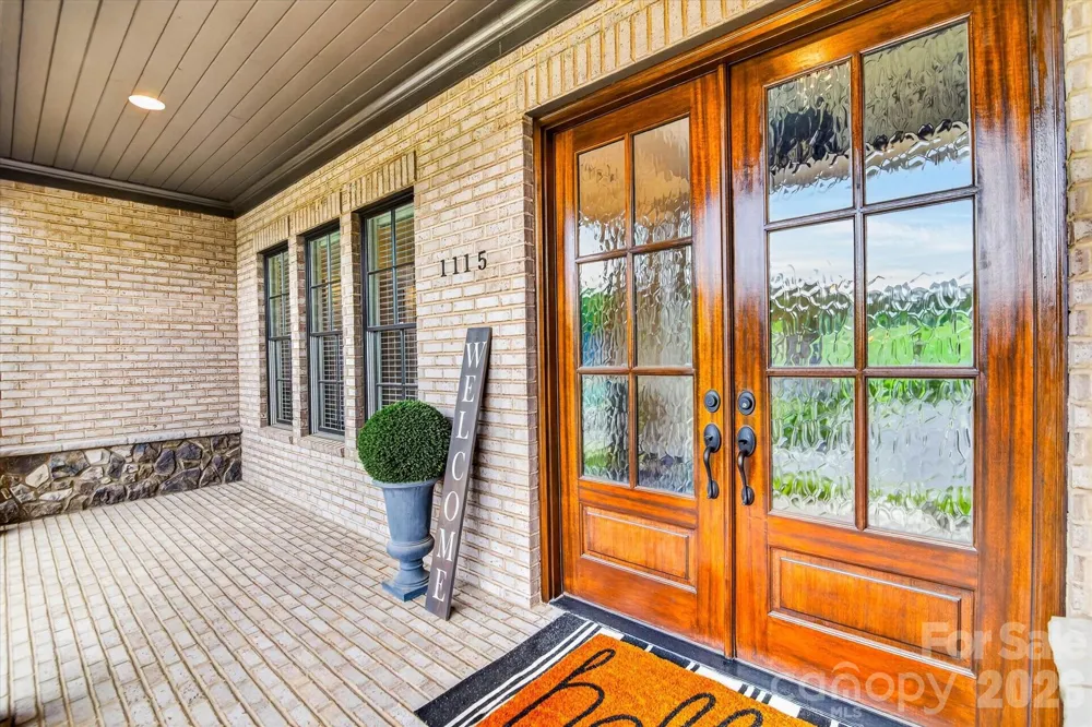 1115 Shelton Oaks Court Matthews, NC 28105