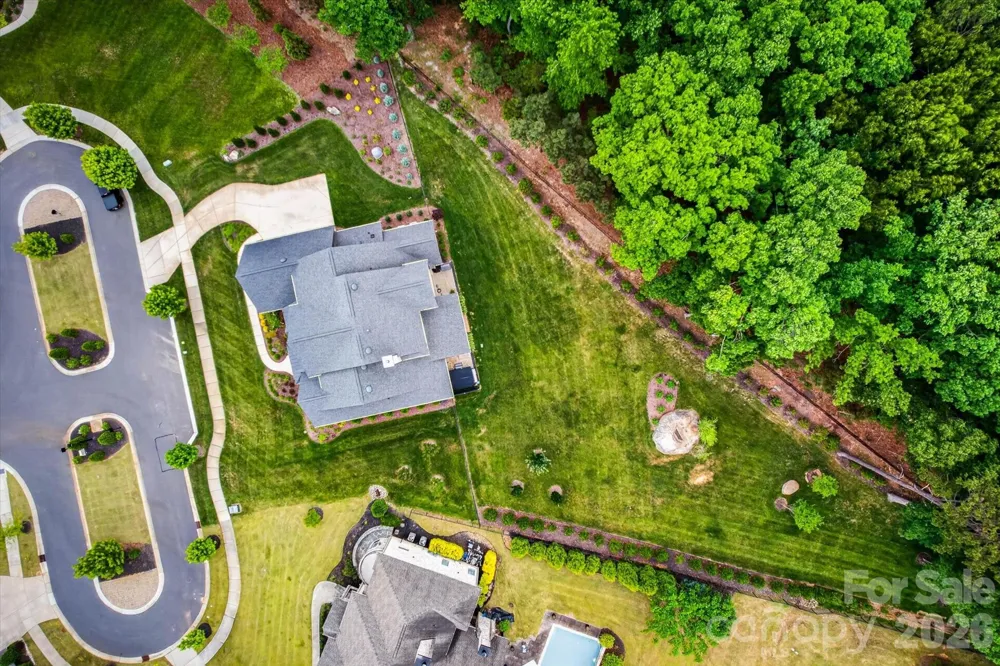 1115 Shelton Oaks Court Matthews, NC 28105