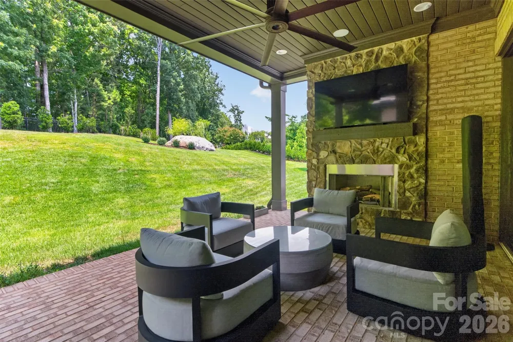 1115 Shelton Oaks Court Matthews, NC 28105