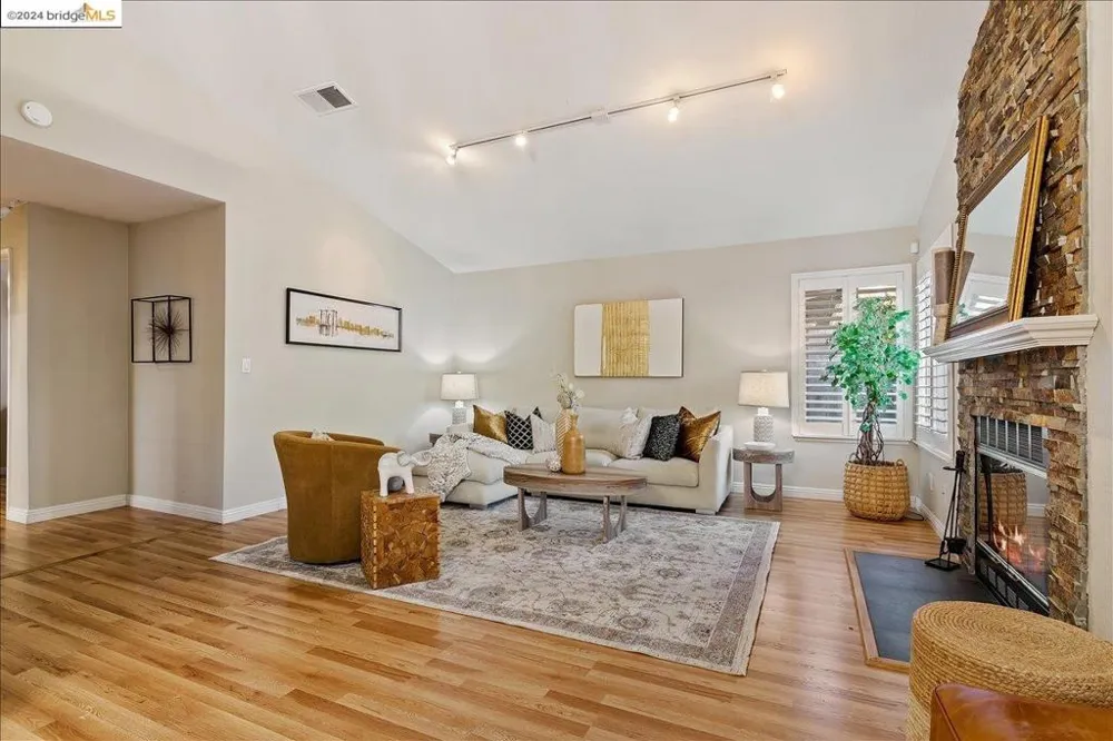 247 Heron Dr Pittsburg, CA 94565