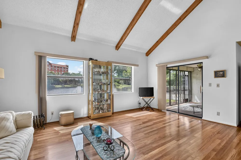 310 Deer Creek Lakeside Way Deerfield Beach, FL 33442