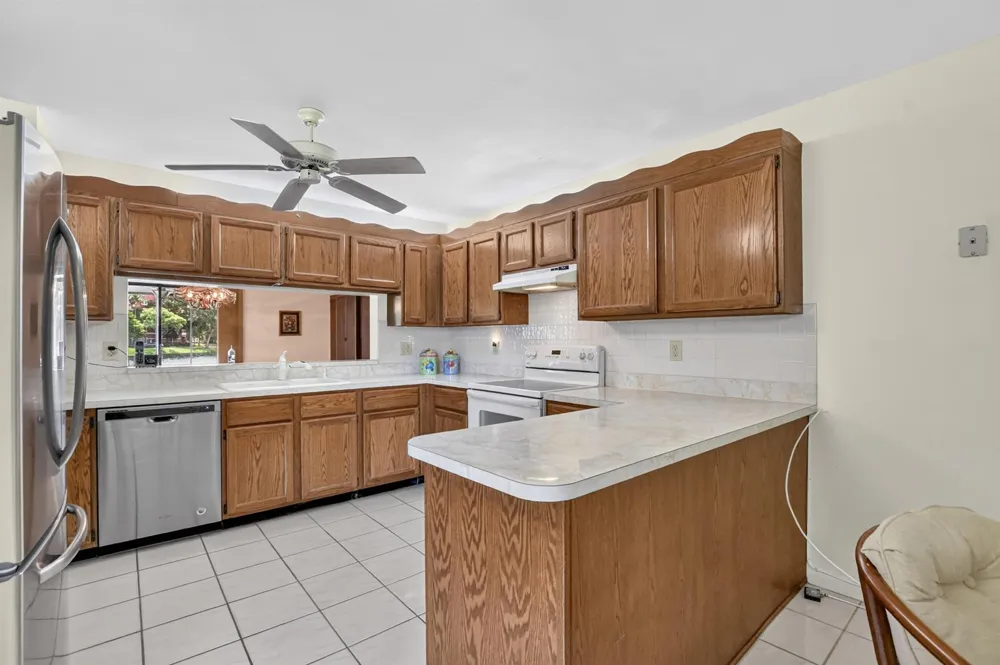 310 Deer Creek Lakeside Way Deerfield Beach, FL 33442
