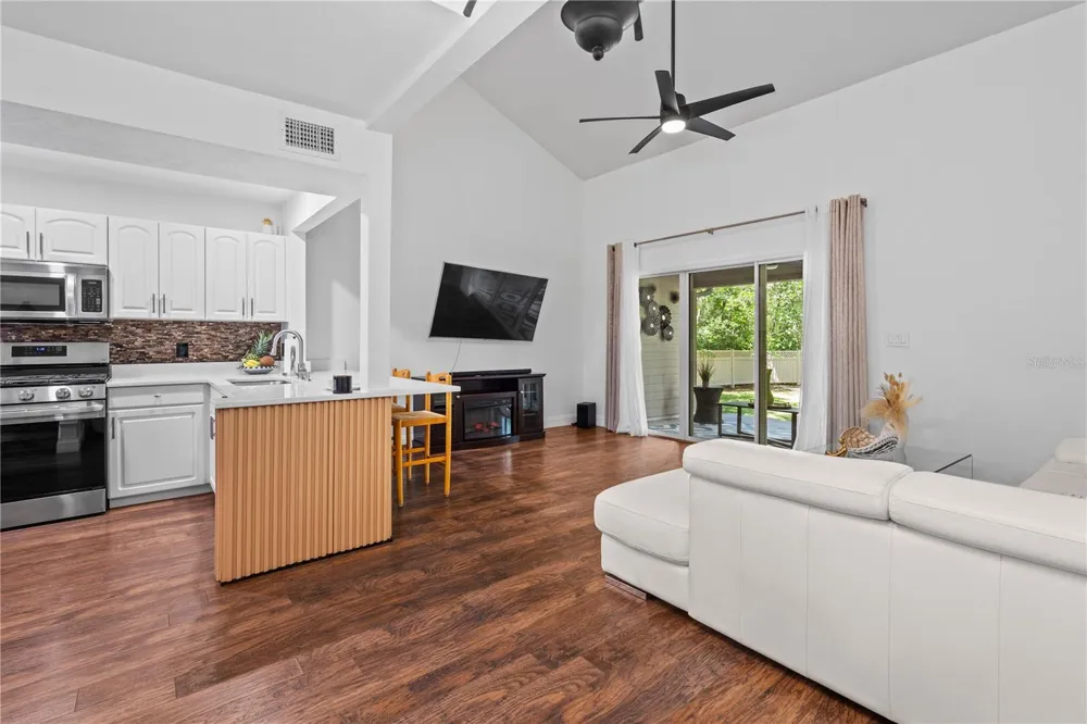 1215 NW 55TH STREET NW #7 Gainesville, FL 32605
