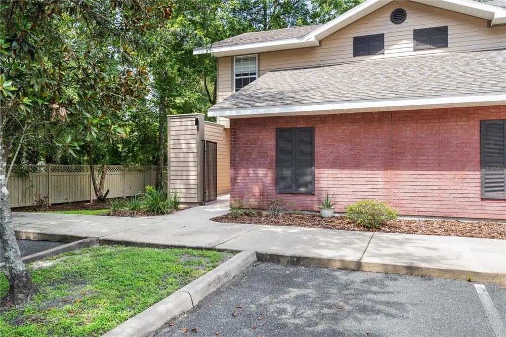 1215 NW 55TH STREET NW #7 Gainesville, FL 32605