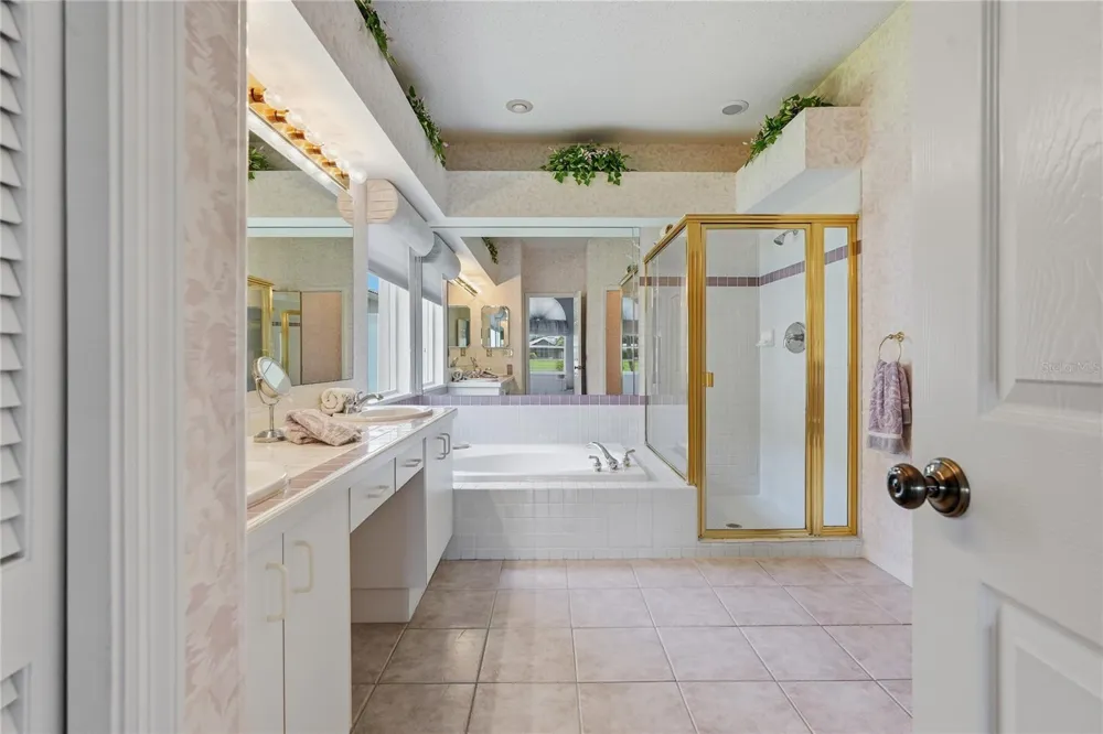 1063 DARTFORD DRIVE Tarpon Springs, FL 34688