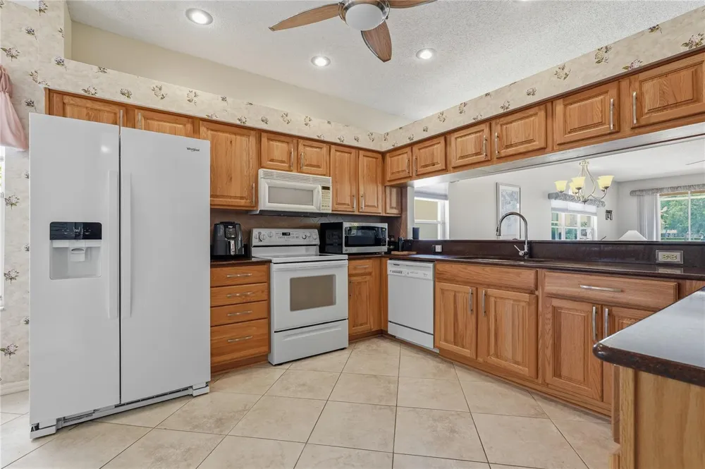 1063 DARTFORD DRIVE Tarpon Springs, FL 34688