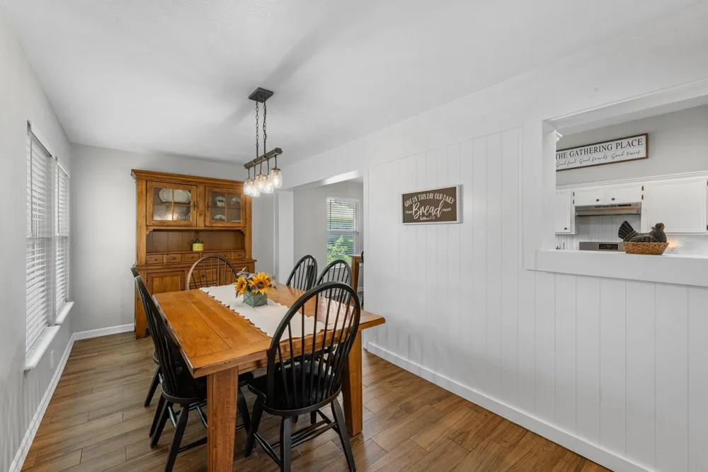 606 Walnut Street Sweeny, TX 77480