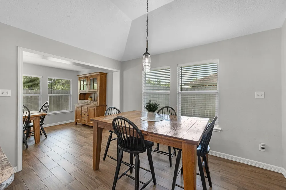 606 Walnut Street Sweeny, TX 77480