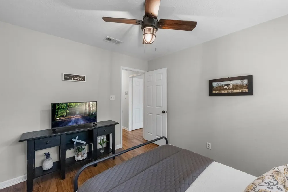 606 Walnut Street Sweeny, TX 77480