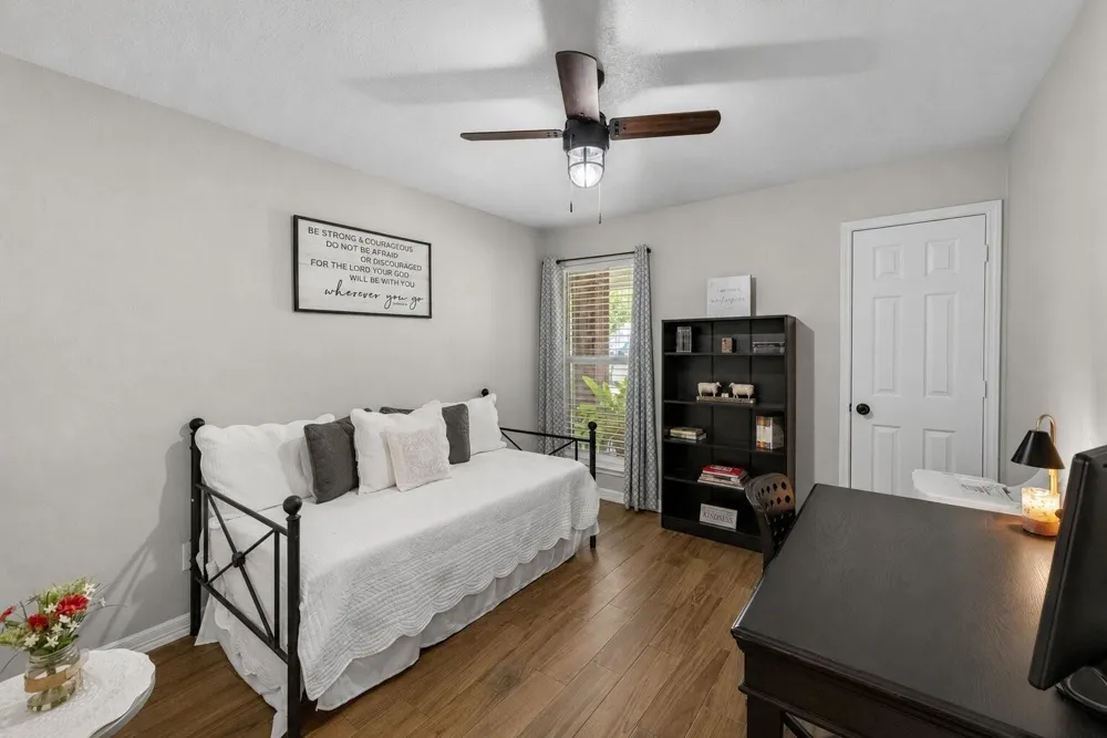 606 Walnut Street Sweeny, TX 77480