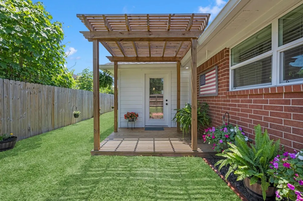 606 Walnut Street Sweeny, TX 77480