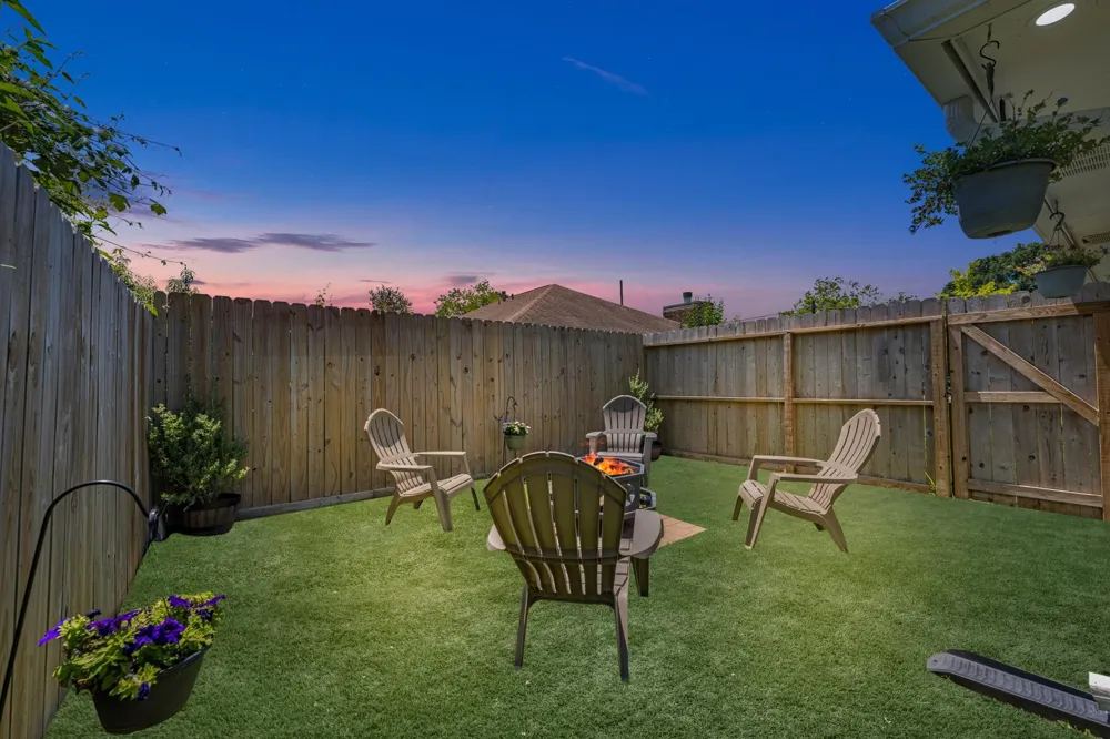606 Walnut Street Sweeny, TX 77480