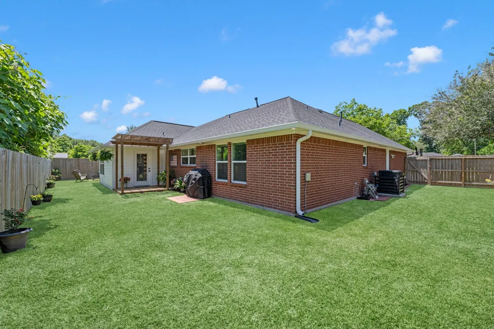 606 Walnut Street Sweeny, TX 77480