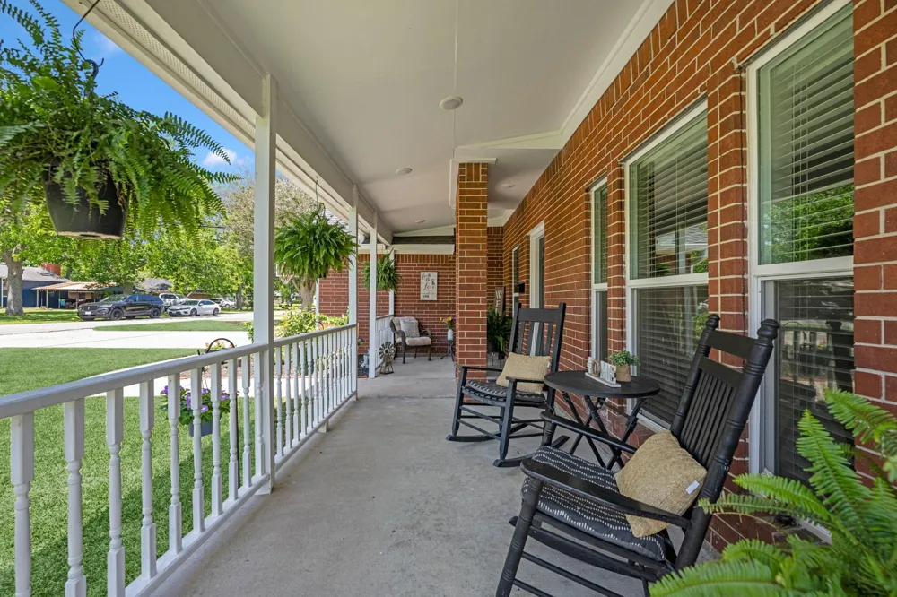 606 Walnut Street Sweeny, TX 77480