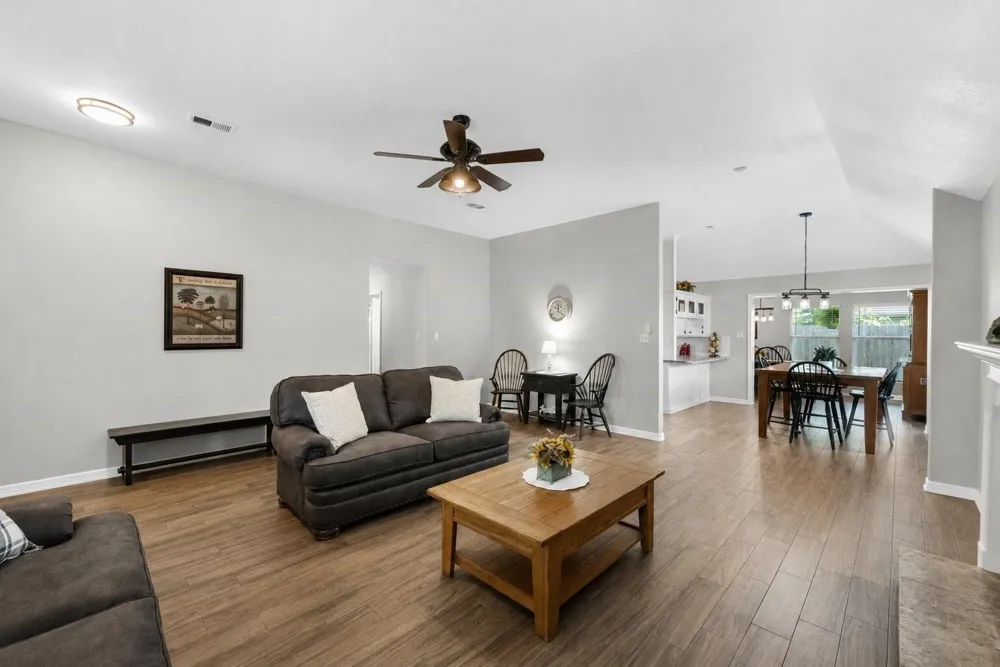 606 Walnut Street Sweeny, TX 77480