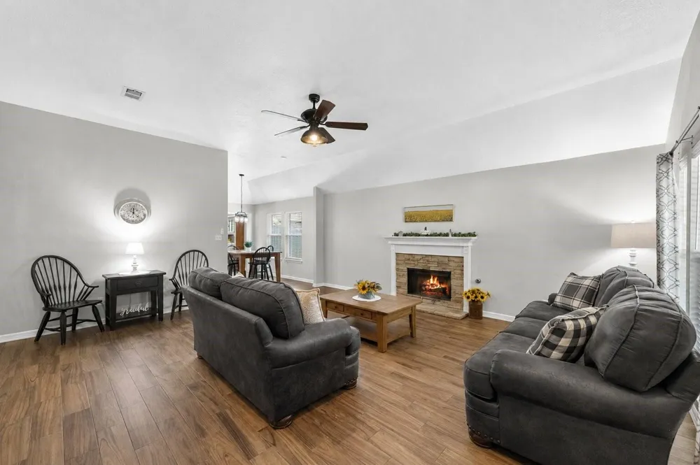 606 Walnut Street Sweeny, TX 77480