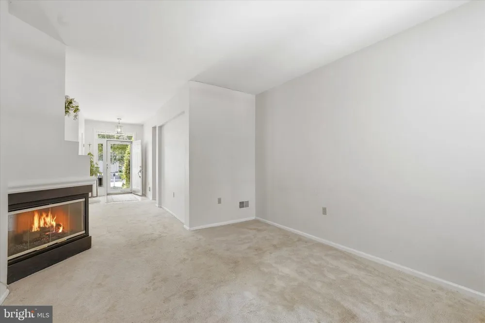 23 JUMPING BROOK LA Barnegat, NJ 08005