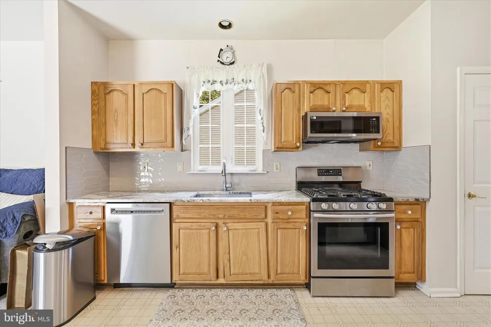 23 JUMPING BROOK LA Barnegat, NJ 08005