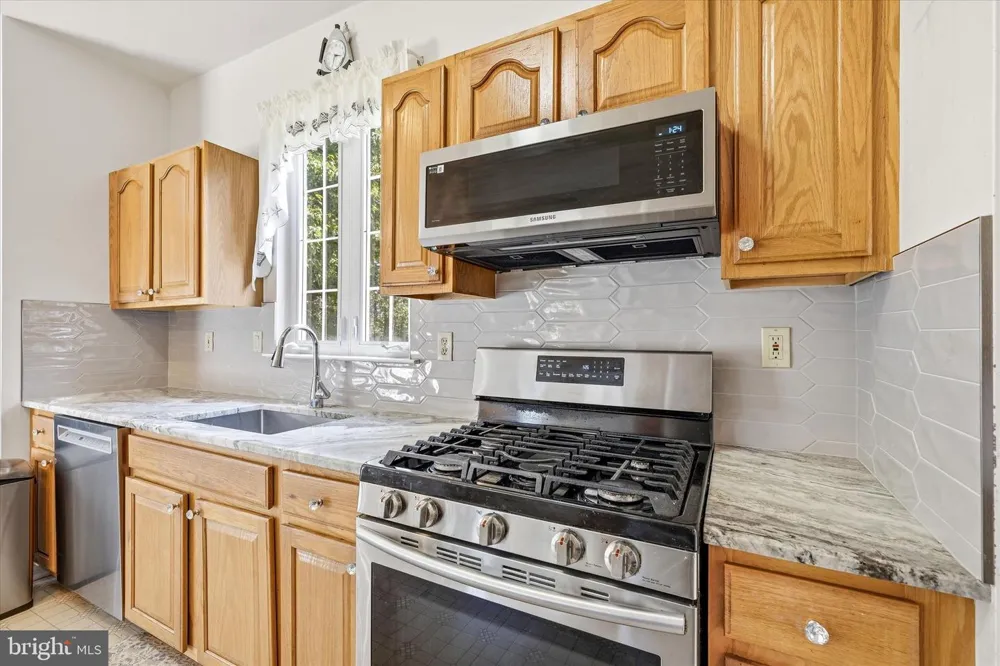 23 JUMPING BROOK LA Barnegat, NJ 08005